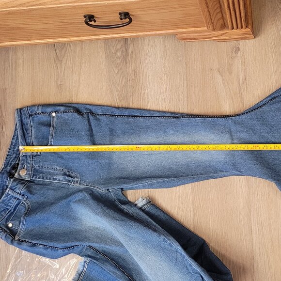 Venus 6 Extreme Flare Medium Wash Jean 9 inch rise NWT - Picture 10 of 11